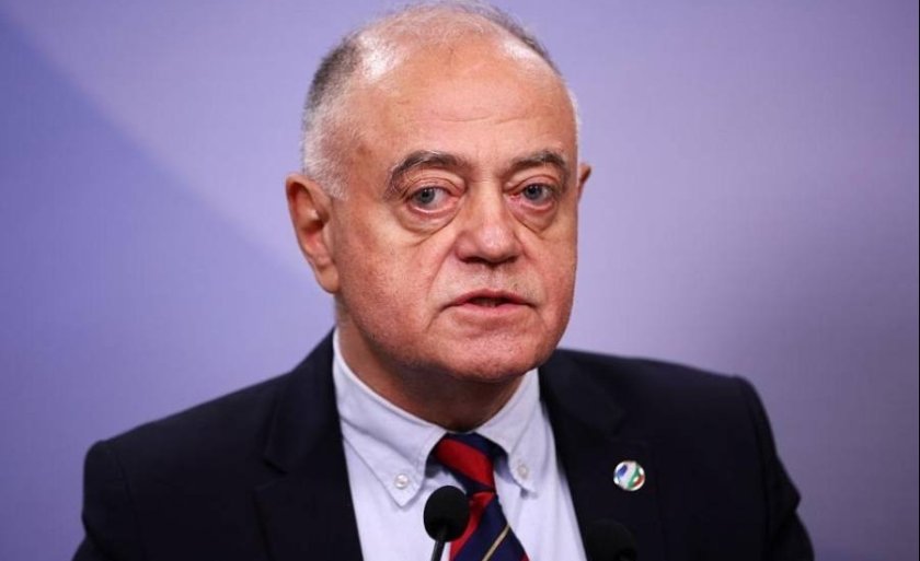 една кратка биография ген атанас атанасов прочетете никъде другаде