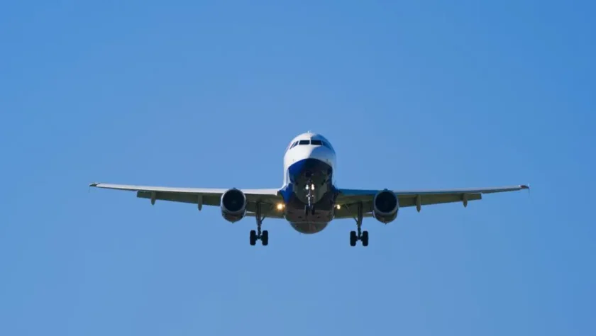airbus паника приземяват стотици самолети заради проблем управлението