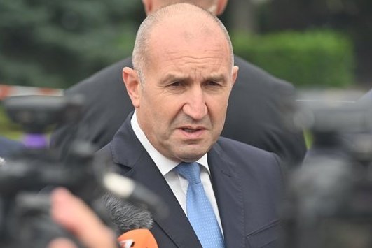 радев парламентът ражда беззаконие скандали отврат