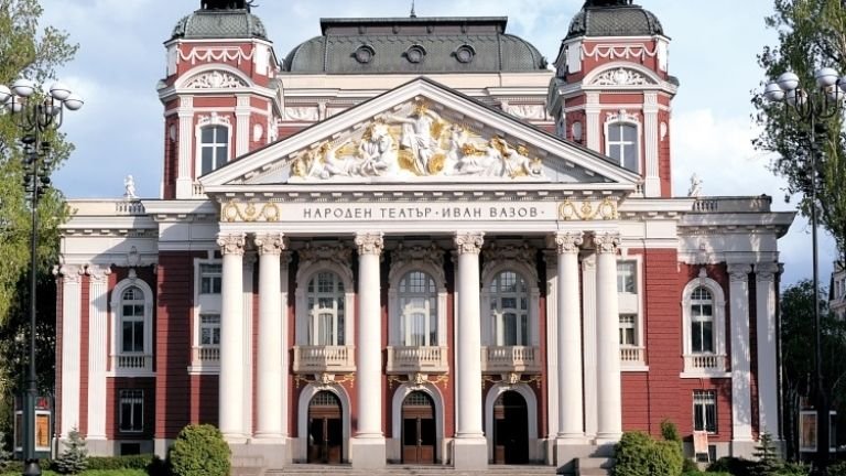 министерството културата отрече спекулации действия ръководството народния театър