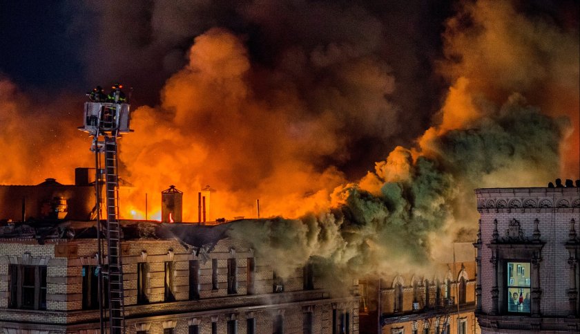 пожар сърцето йорк животът десетки жители опасност видео