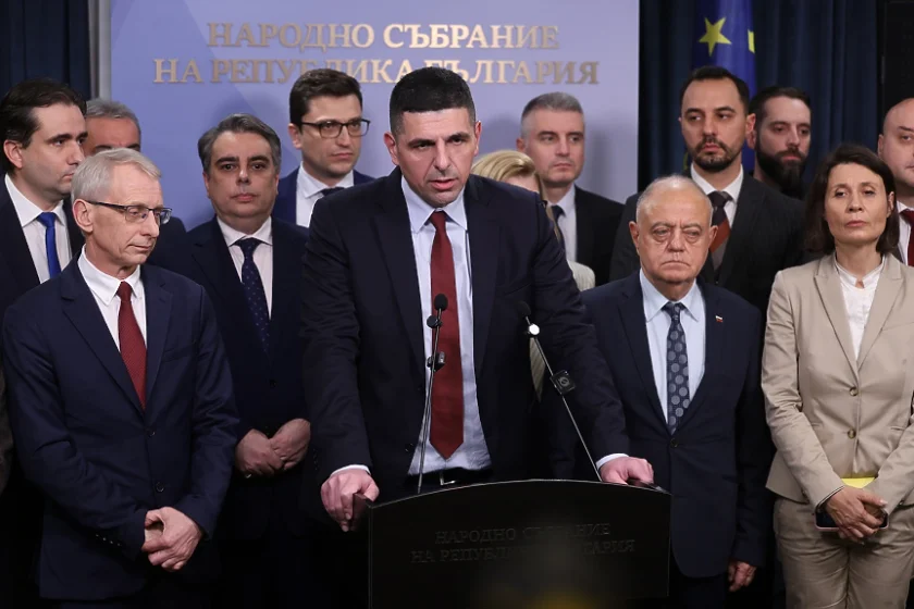 явор дачков държат първото полезните идиоти политиката