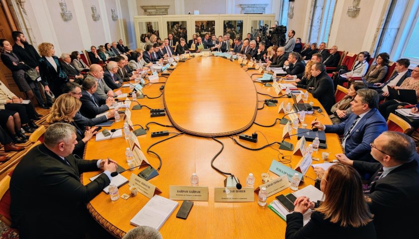 първо четене бюджет 2026 беше приет ресорната комисия парламента