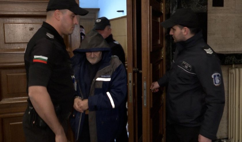 оставиха ареста бащата сина извършили въоръжен грабеж оръжие гранати софия