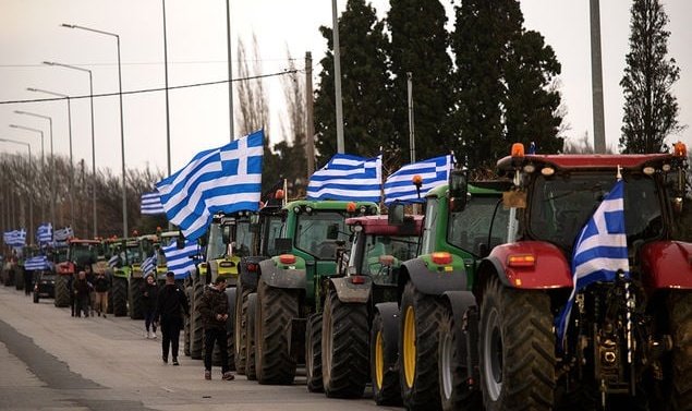 атина очаква блокирана протестиращи фермери