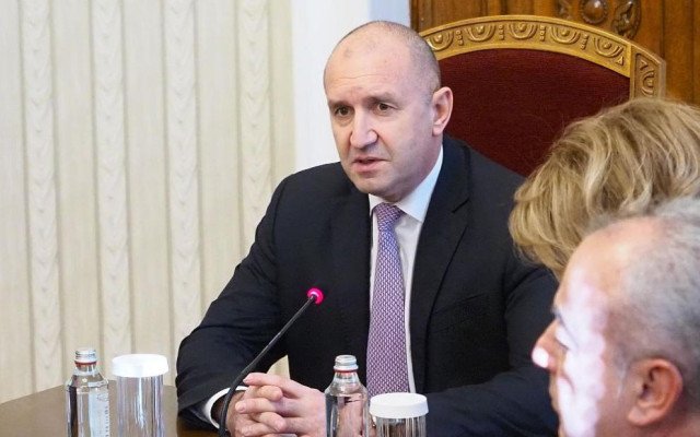 румен радев среща bdquoвеличиеldquo приключват консултациите нов кабинет