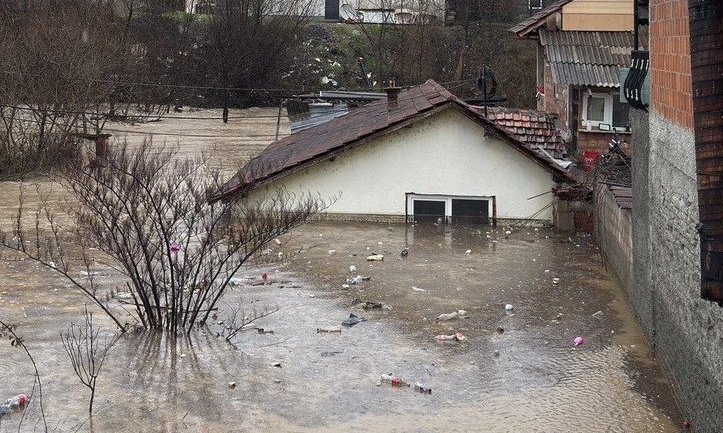 бедствено положение косово отложиха началото учебните занятия заради наводнения снимки