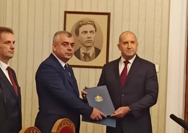апс върна неизпълнен третия мандат страната отива избори