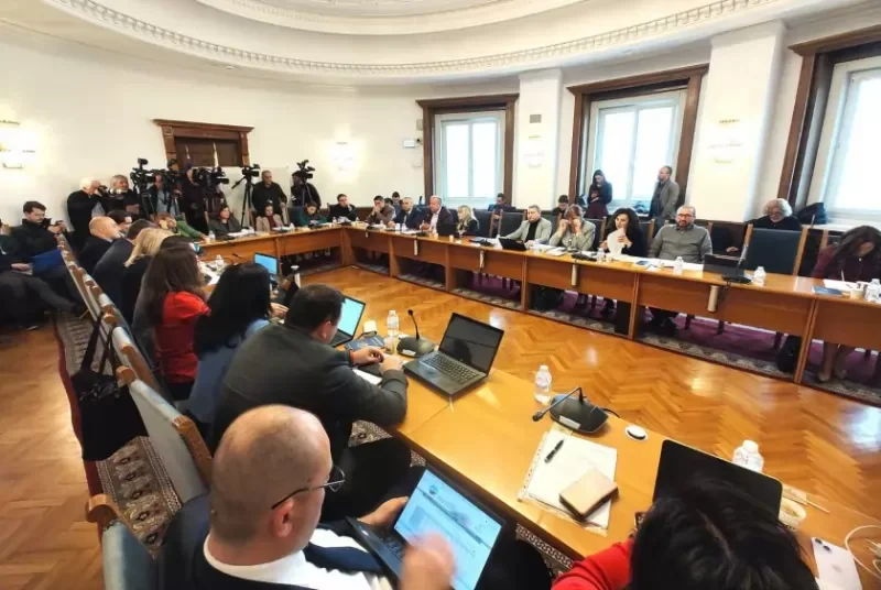 правната комисия разглежда предложения промени изборния кодекс