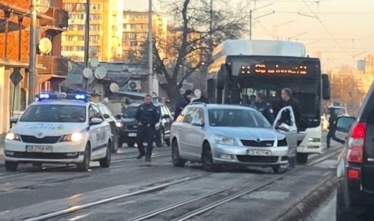 сблъсък кола автобус градския транспорт столицата видео