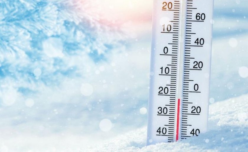 температурите падат драстично часове студен фронт виелици снеговалежи обхващат страната