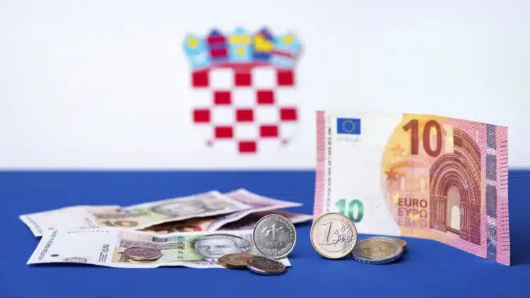 средната заплата хърватия достигна близо 1500 евро ноември 2025
