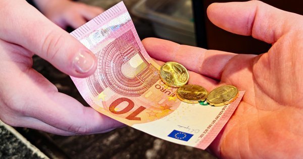 търговците закръгляват рестото своя полза ndash потребителите губят стотинки плащане