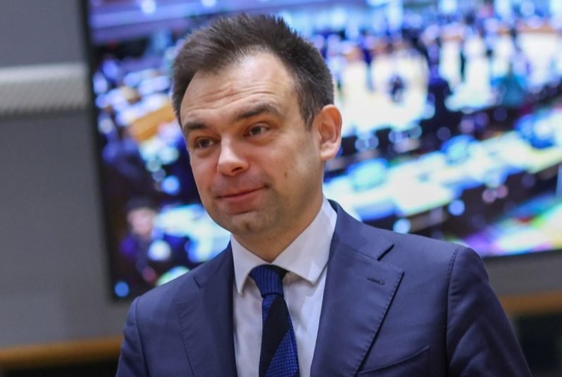финансовият министър полша засега бързаме еврозоната