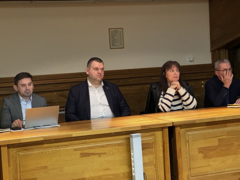 делян пеевски подкрепа бюджета ясни ангажименти общините
