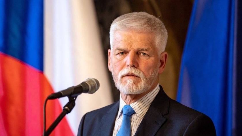 десетки хиляди подкрепиха президента петър павел масов митинг прага