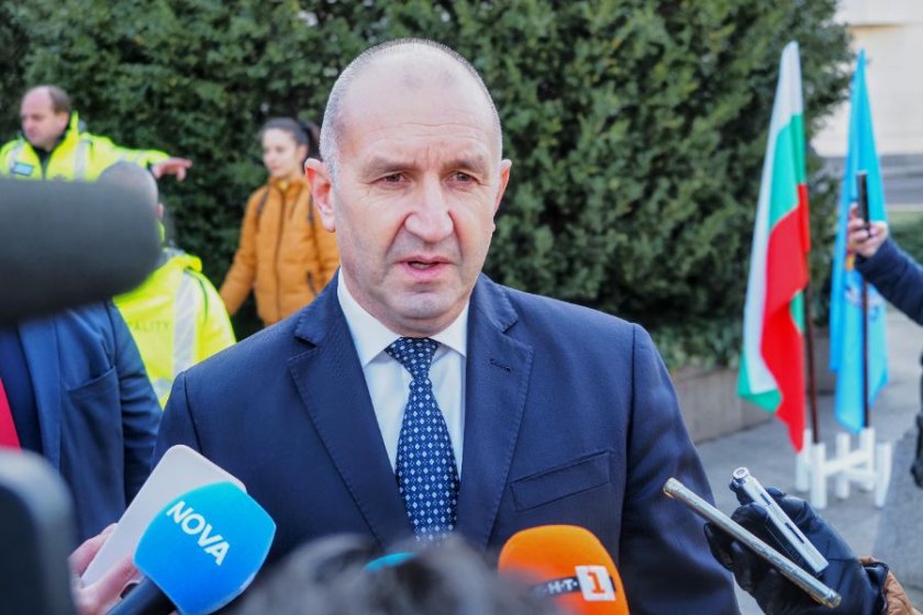радев паметника левски далеч сме идеалите нужни дела думи