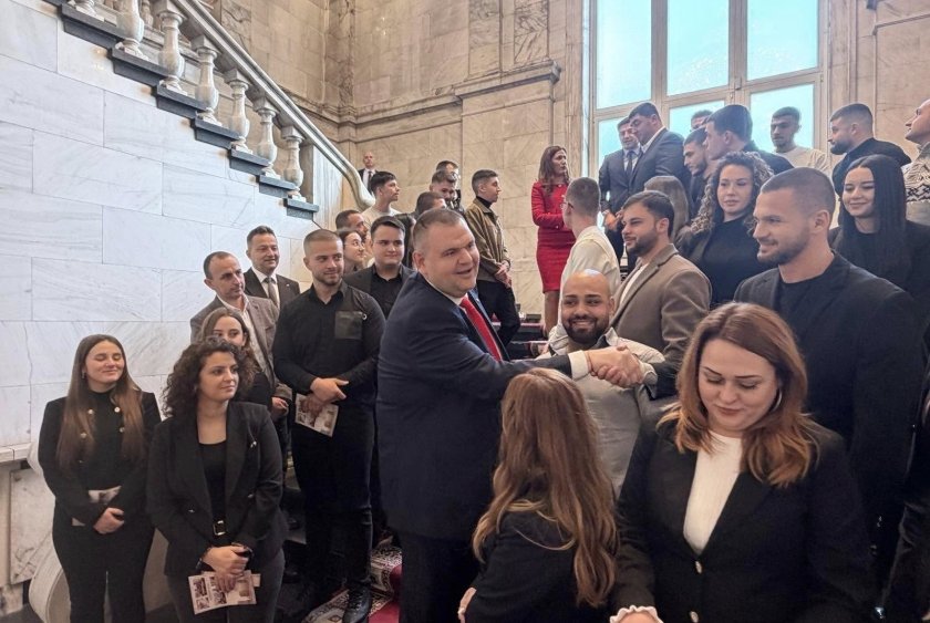 делян пеевски проведе среща младежи област хасково