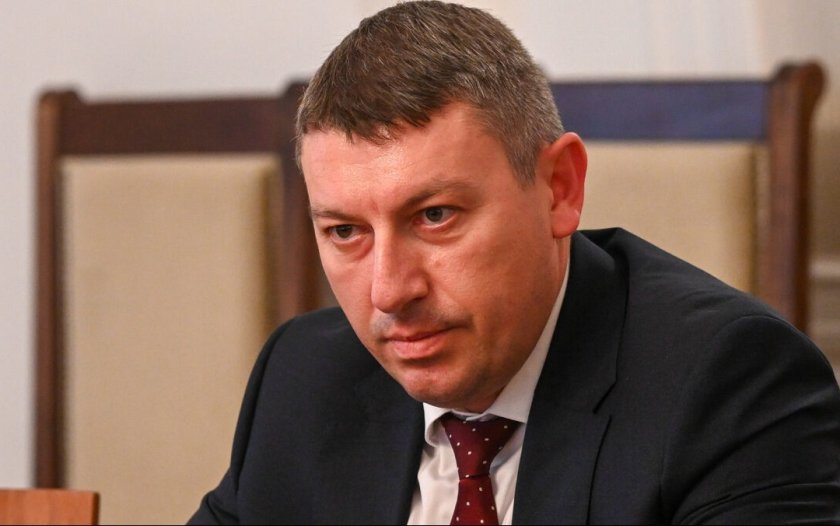 деньо денев потвърди данс изпращала свои служители хижа bdquoпетроханldquo