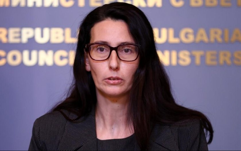 смях идиотия кабинета bdquoгюровldquo съпругът министърка събрал багажа накрал подаде оставка