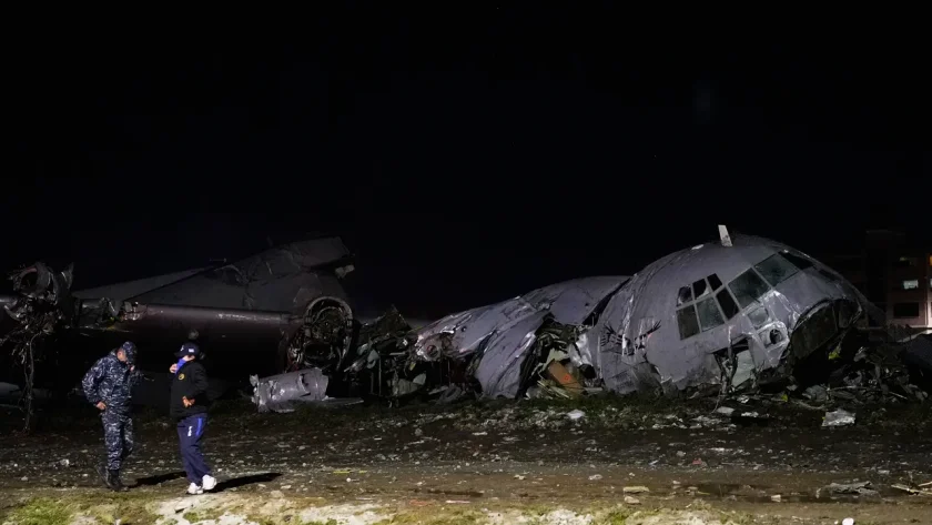 поне души загинали изчезнали катастрофа военен самолет колумбия