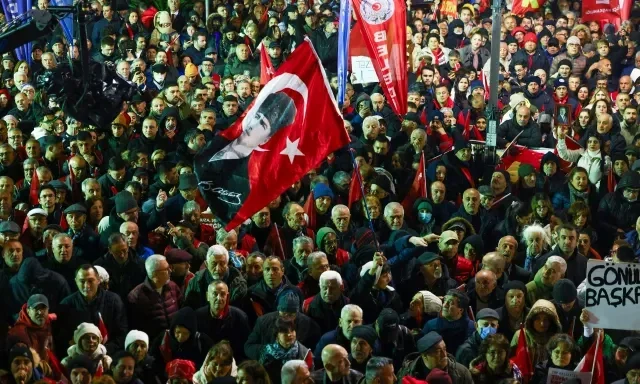 хиляди граждани излязоха протест истанбул случай година ареста бившия кмет екрем имамоглу видео
