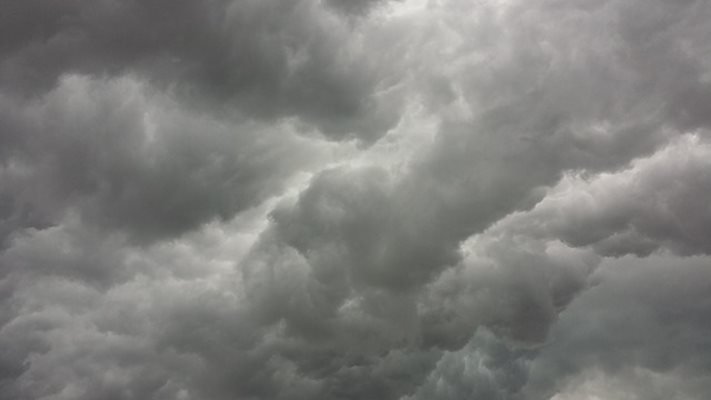 променливо време облаци краткотрайни валежи южна българия