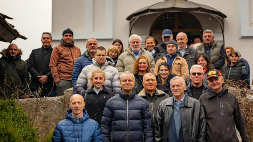 възраждане откри кампанията молебен молебен мир българия