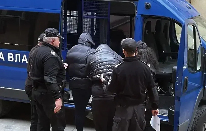 дрога 400 хил евро арестуваха двама души софия акция апартамент