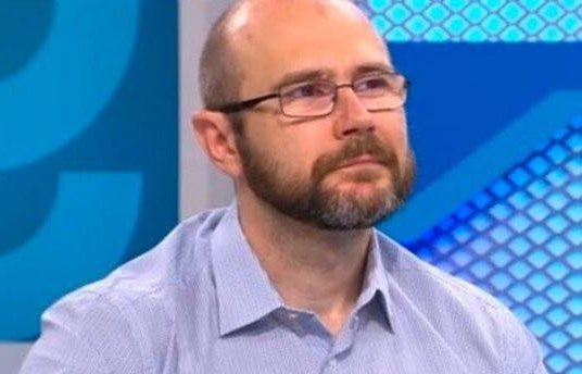 андрей янкулов смехотворна фигура стенд комедиант тъпи вицове претопля вехти истории високомерие крие наполеонов комплекс