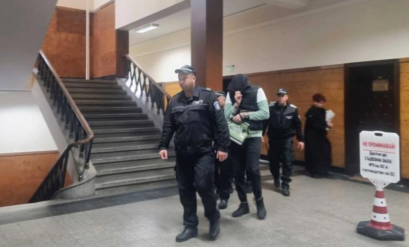 започна делото смъртта арестант казанлък бивши полицаи подсъдими умишлено убийство