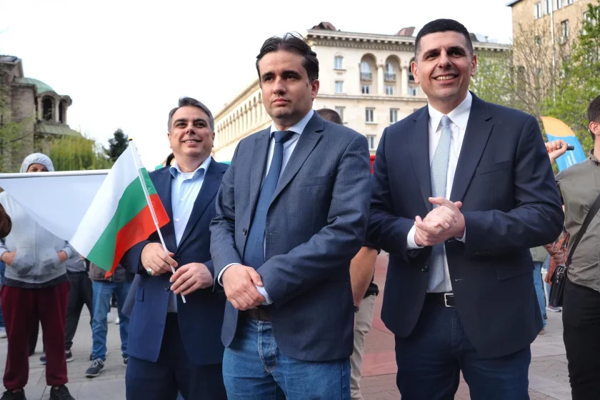 напрежението продължава българия поиска коалиционно споразумение