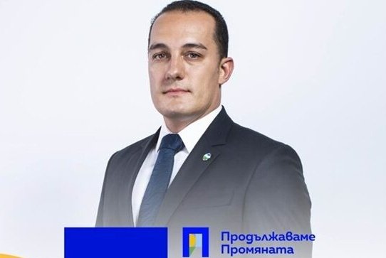 пуснаха скандалния активист обвинен педофилия домашен арест