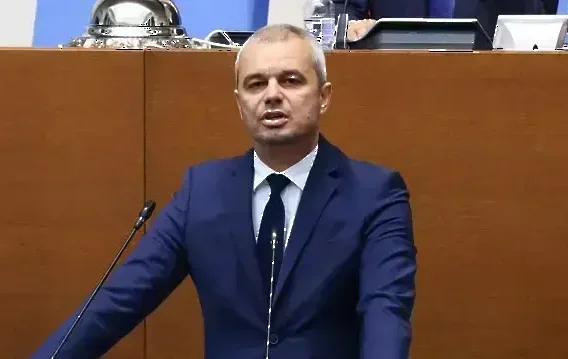 костадинов отправя тежки удари парламентарната трибуна цяла варна смее