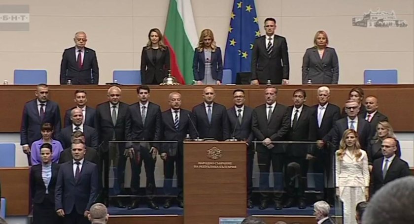 парламентът избра кабинета bdquoрадевldquo 122 гласа bdquoзаldquo