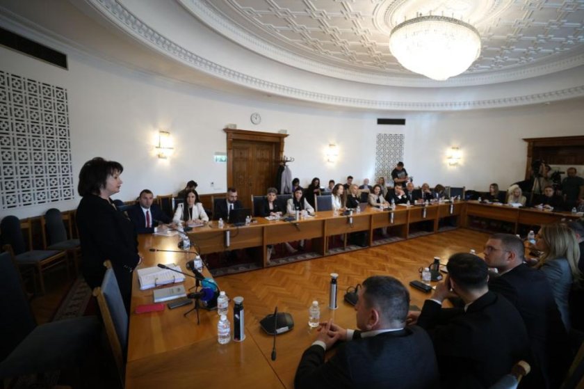 комисия парламента обсъжда промени ограничаване правомощията членове всс изтекъл мандат