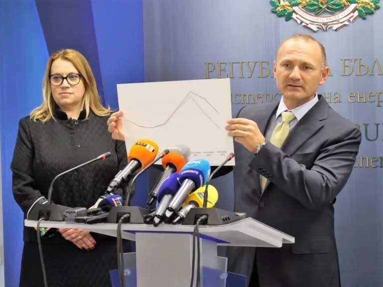 вижте каква заплата прибира яхтаджията радев дкк