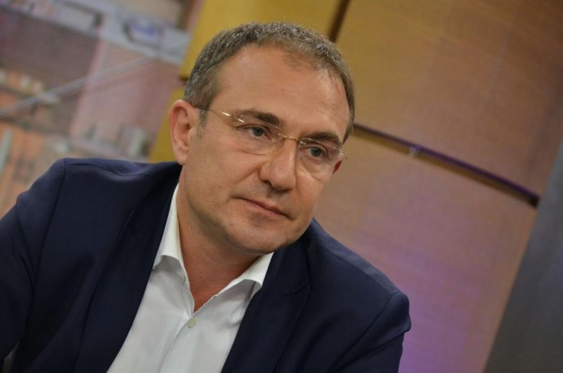 гуцанов управляващите сащ дават повече оръжие украйна вие сте сложили наколенките пореден път