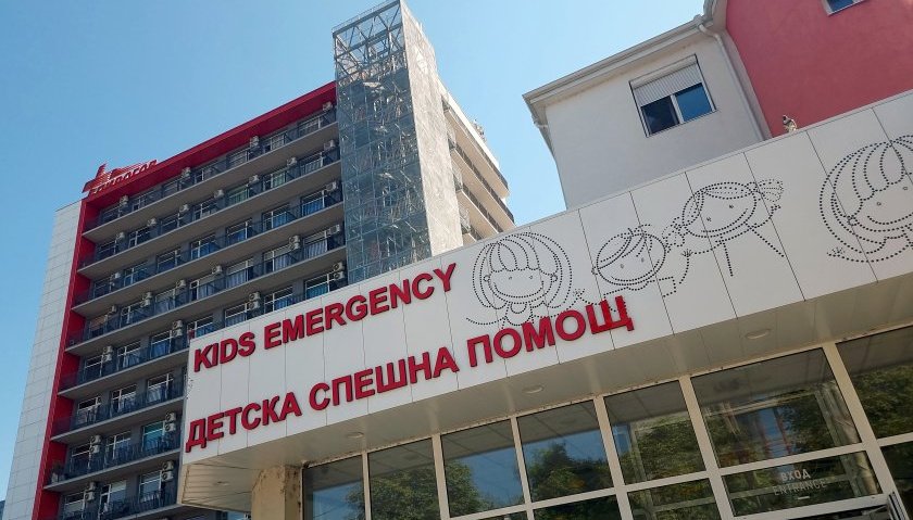 лекари пирогов борят живота дете ударено чаша главата майка