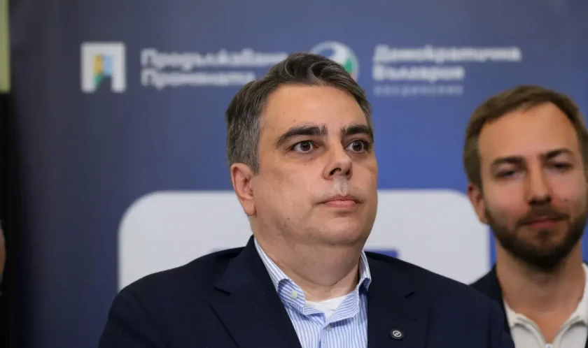 драмата bdquoманол пейковldquo асен василев взе окончателно решение преобърна листите