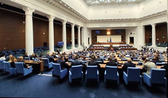 правила работа парламента фокус пленарната зала