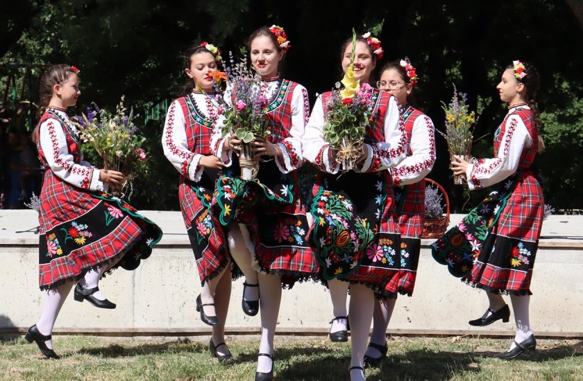 празникът лечебните билки българия отбеляза еньовден