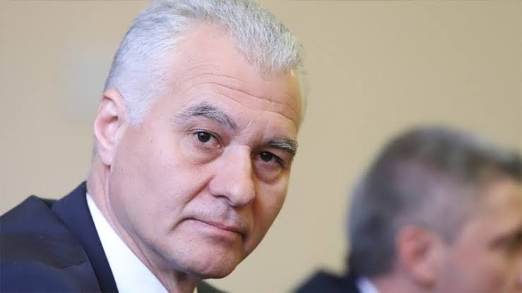 пламен тончев отново поема данс