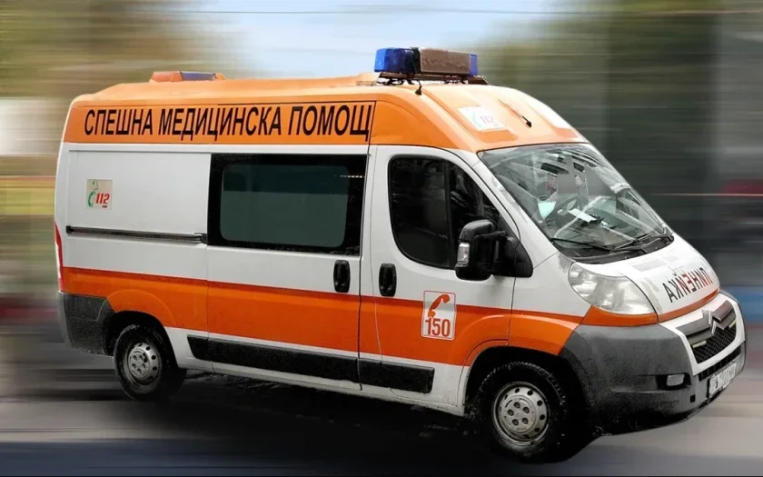 три деца двама възрастни пострадаха тежък пътен инцидент велико търново