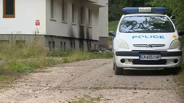хижа bdquoпетроханldquo остава охраната една патрулка