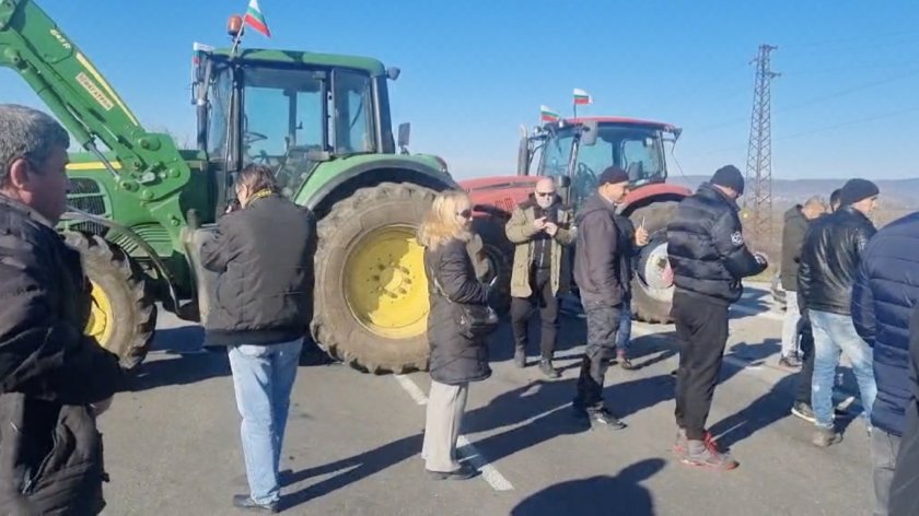 животновъди затвориха трактори пътя карнобат шумен