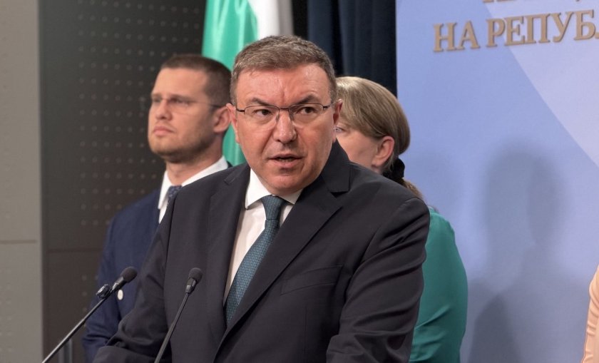 ГЕРБ предлага ограничения за достъпа на непълнолетни до социалните мрежи (ВИДЕО)