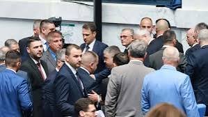 Напрежение в парламента: Стойчев и Костадинов почти се сбиха