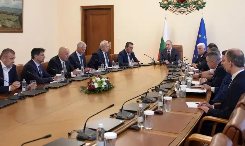 проучване bdquoгалъпldquo доверието кабинета bdquoрадевldquo първите 100 дни управление