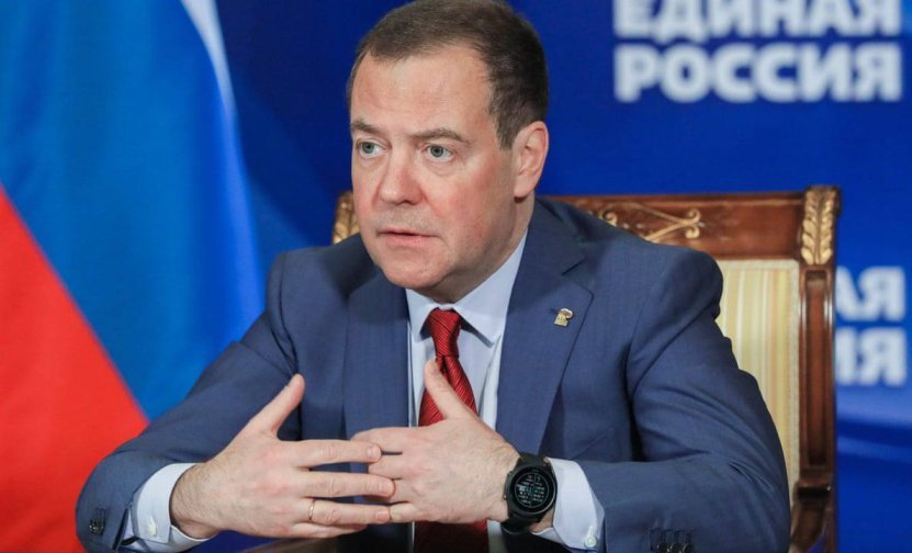 медведев западната дипломация напълно дискредитира